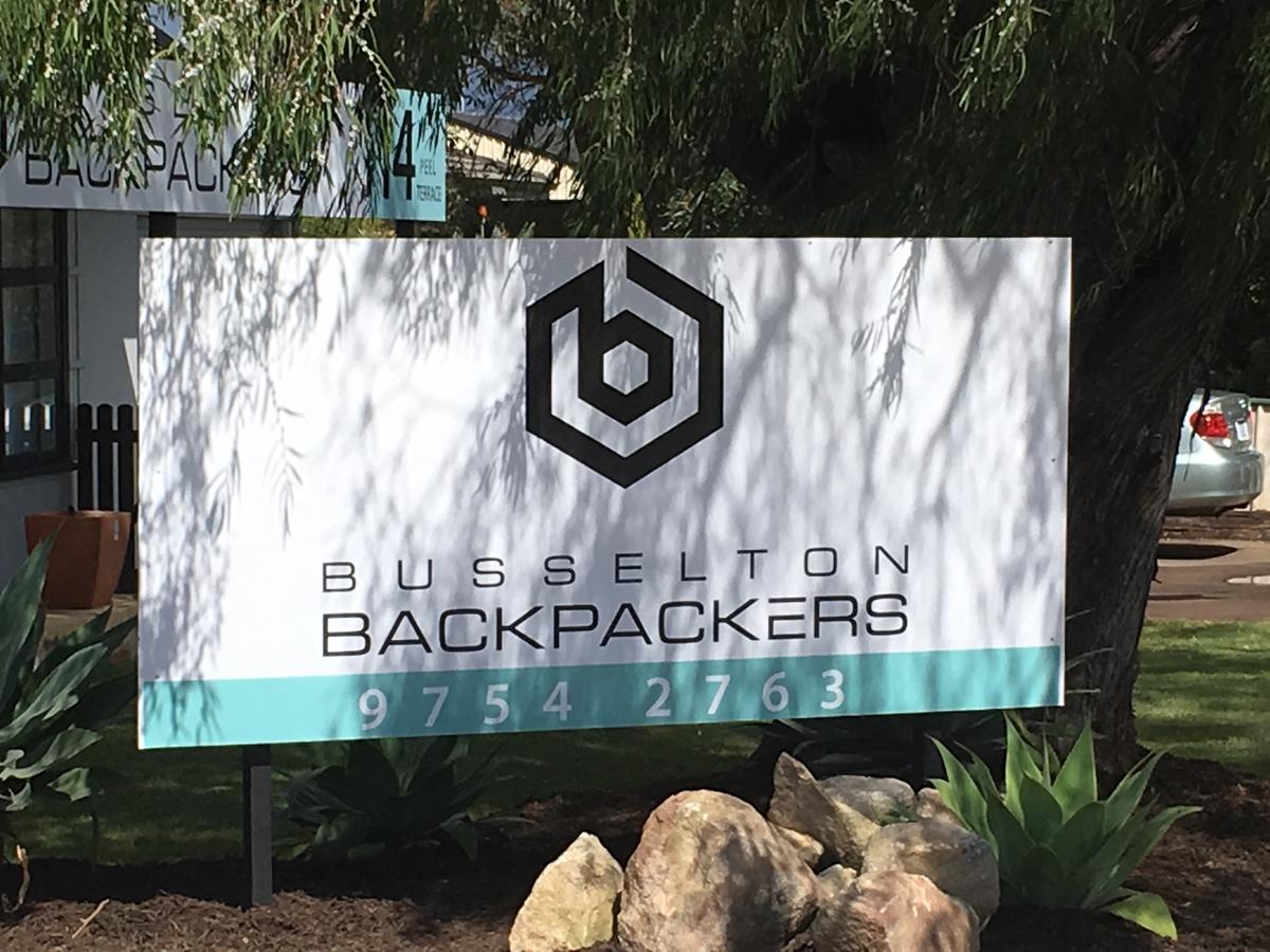 Bunkers Backpackers Hostel Busselton Buitenkant foto